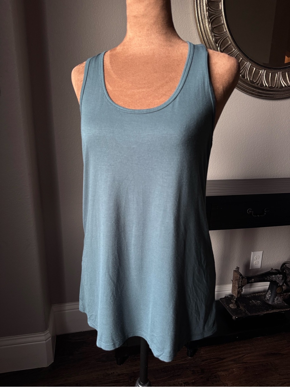 Free Fly Apparel Bamboo Flex Blue Swing Tank Top Small Scoop Neck
